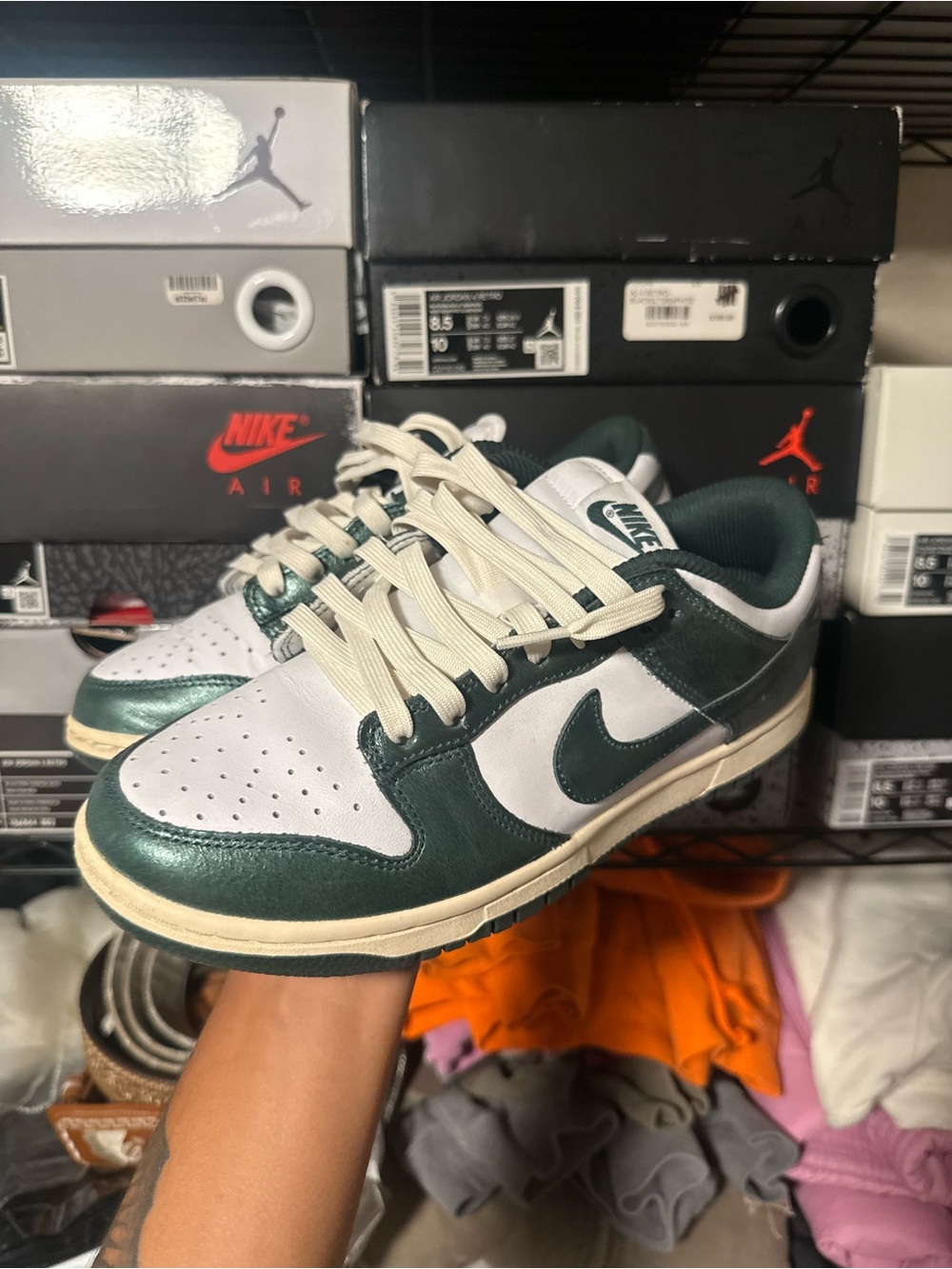 Nike Women’s Low-Top Sneakers in White and Dark Green Vintage